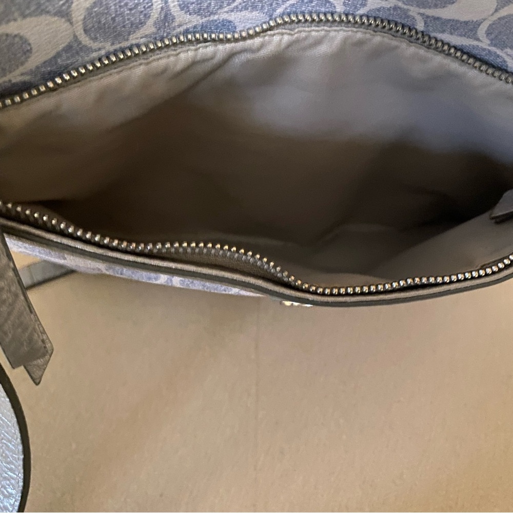 Coach purse - Picture 10 of 10
